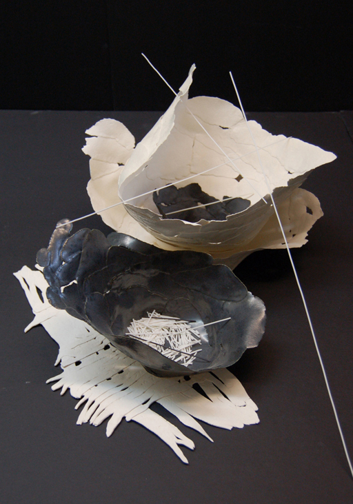 Наталия Хлебцевич - Н.Хлебцевич. Хрупкий груз, 2009, paper clay, бискв.фарфор,, 100х70